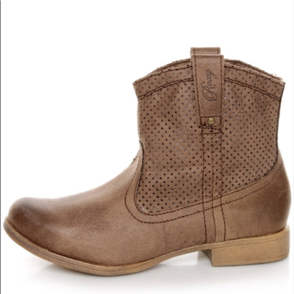 Roxy “Buckeye” Ankle Boots